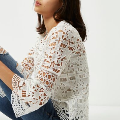 White lace bell sleeve star top